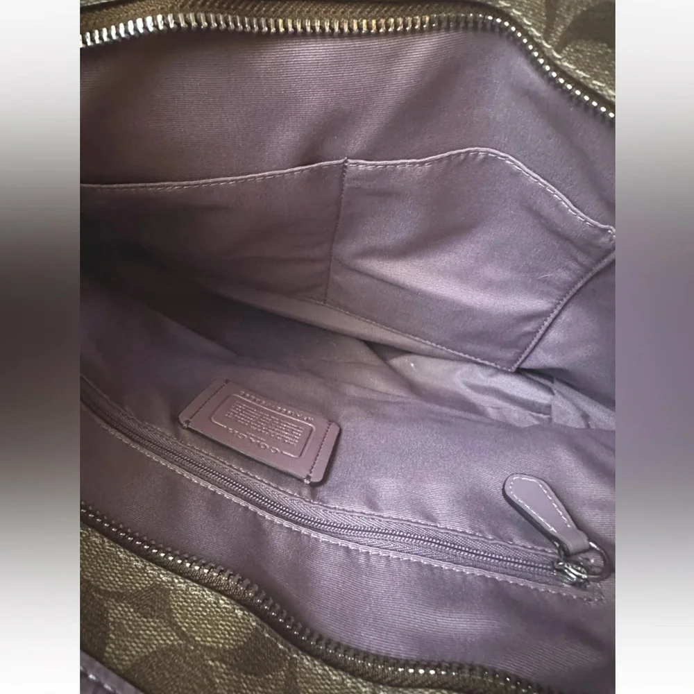 COACH City Tote Signature Khaki Monogram Rare Lilac Leather Strap and Detail - Picture 4 of 10